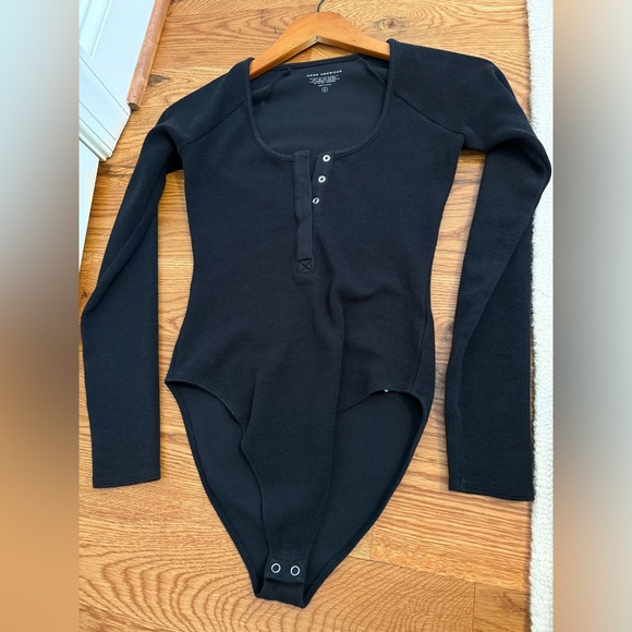 Good American Bodysuit Black Micro Rib Snap Button Long Sleeve - Picture 9 of 9